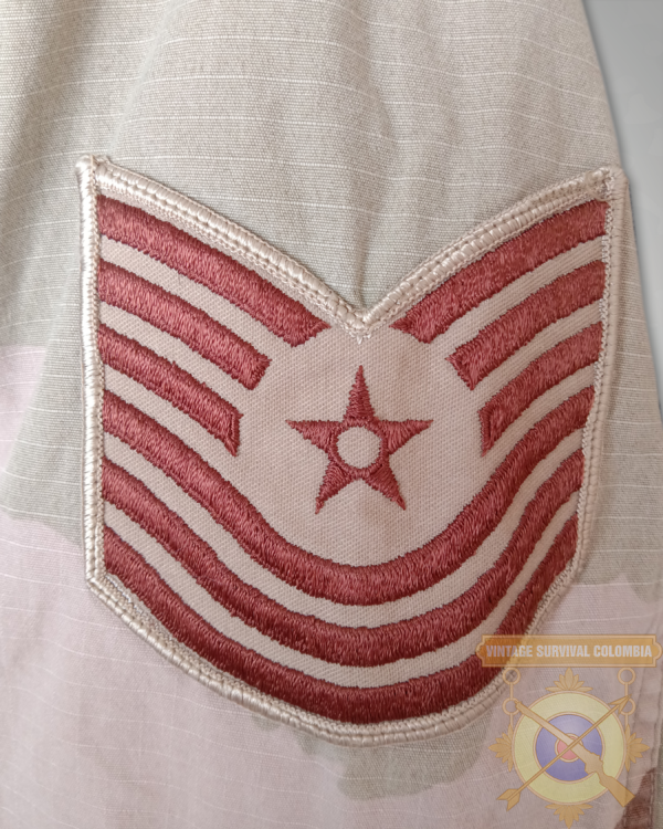 3cdbdupatched4 Chaqueta americana de camuflaje desértico con parches