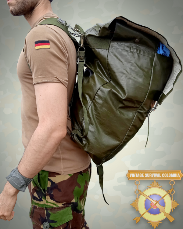 Morral soviético impermeable M85 de Checoslovaquia