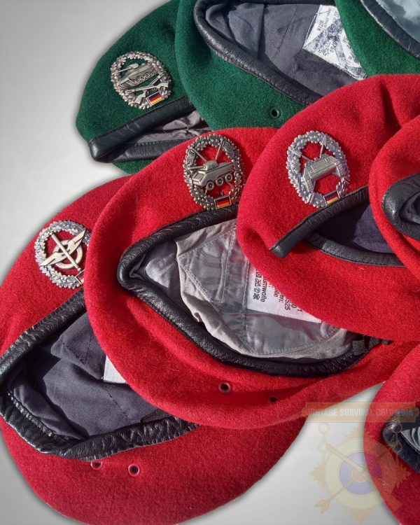 Boina militar alemana con emblema