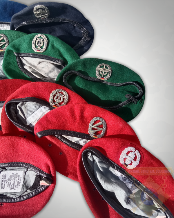 Boina militar alemana con emblema