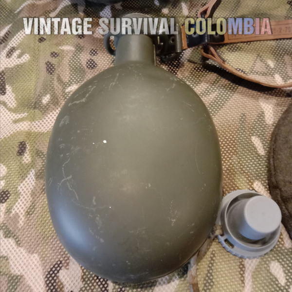M60CANTEEN-7 Cantimplora de Checoslovaquia modelo M60