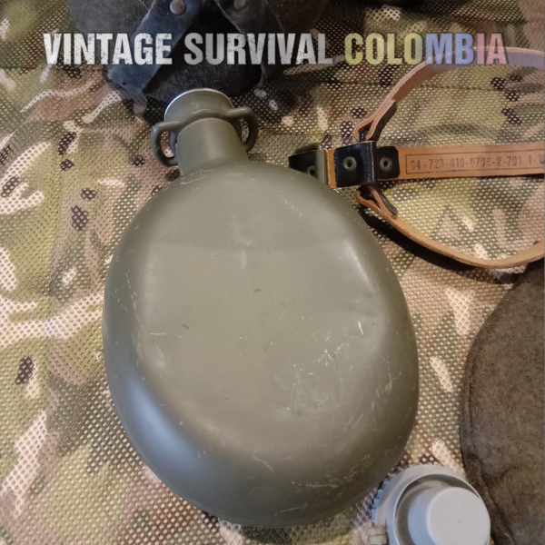 M60CANTEEN-8 Cantimplora de Checoslovaquia modelo M60