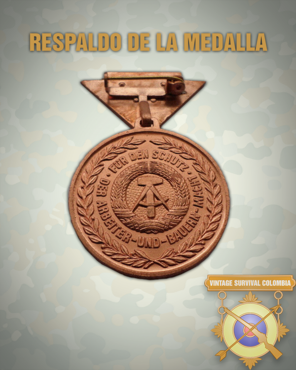 Medalla O Pin Metálico De Alemania Oriental Para Reservistas