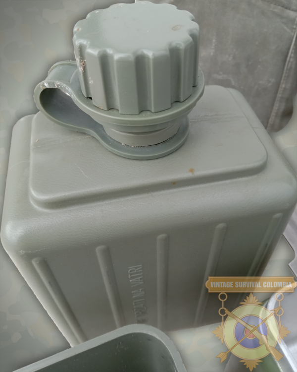 YUGOMESSKIT-3 Menaje Militar Del Ejercito De Yugoslavia Grado 2