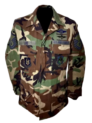 Chaqueta guerrera americana de camuflaje M81 woodland de la 94th Airlift Wing