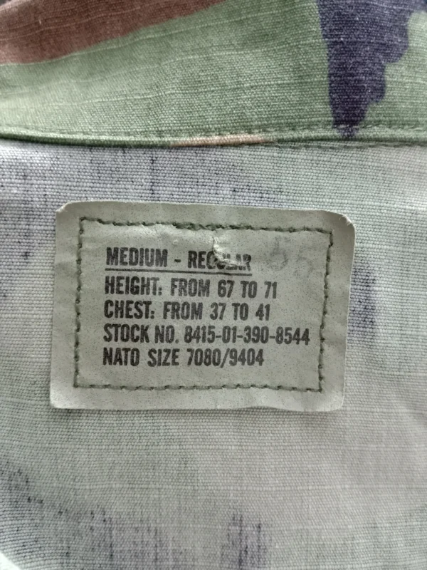 10 Chaqueta guerrera americana de camuflaje M81 woodland de la 94th Airlift Wing