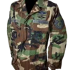 3 Chaqueta guerrera americana de camuflaje M81 woodland de la 94th Airlift Wing