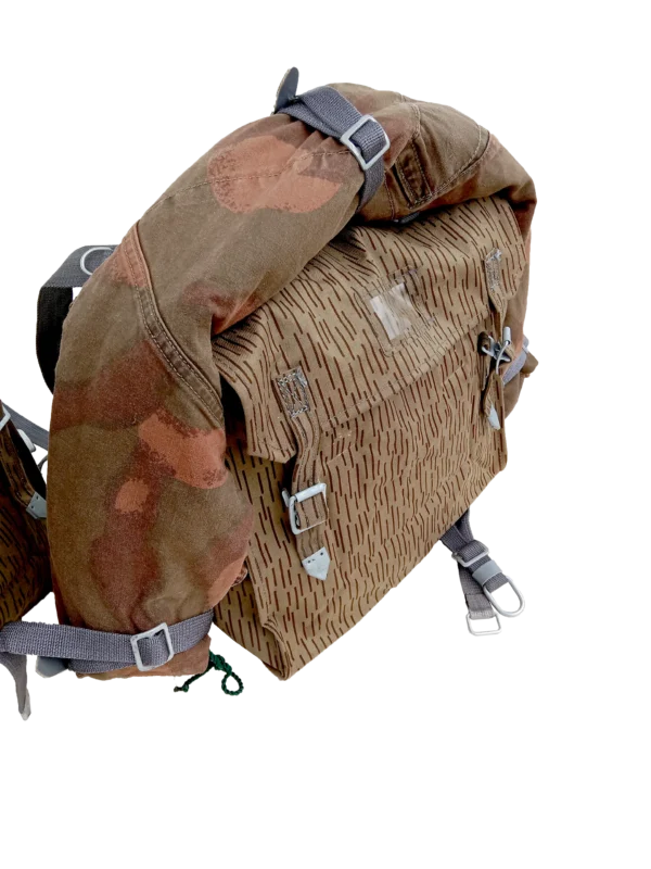 8 Morral de asalto de camuflaje Strichtarn de la Alemania Oriental