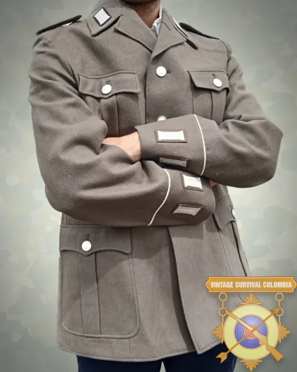 LANA 4 Chaqueta de lana de oficial de la Alemania Oriental