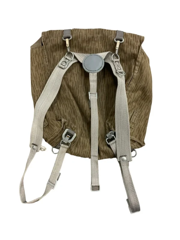 Photoroom_130_20240517_201702__28028.1716301848.1280.1280 Morral de asalto de camuflaje Strichtarn de la Alemania Oriental