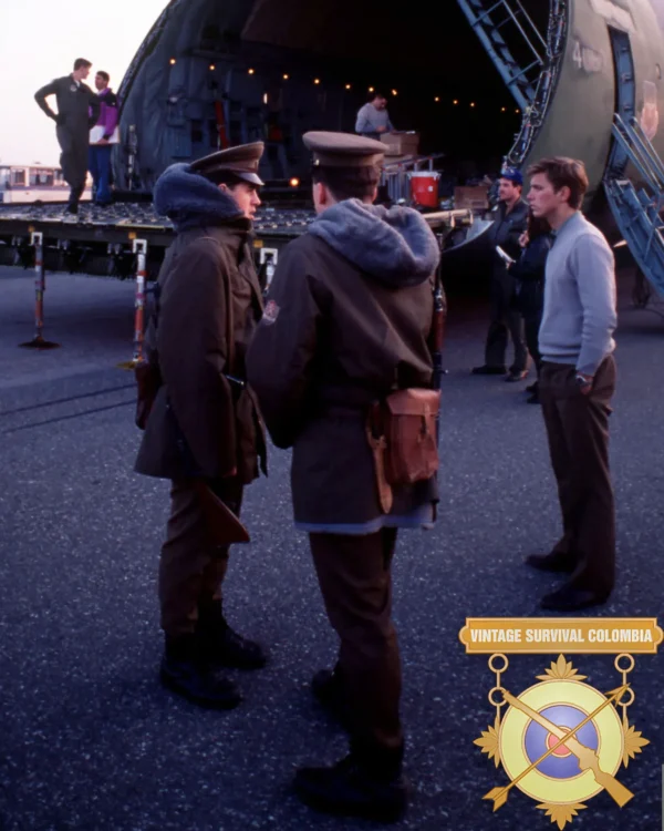 Parka soviética Vz.85 checoslovaca con afelpado, cuello y capucha