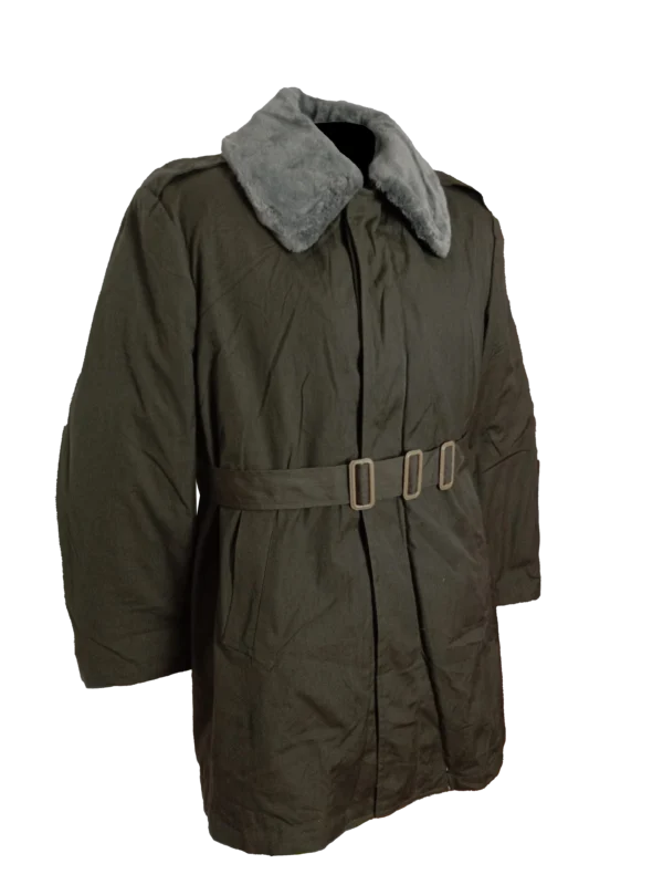 2 Parka rumana con cuello afelpado y aislante térmico removible