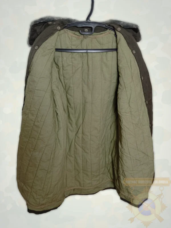 8 Parka rumana con cuello afelpado y aislante térmico removible