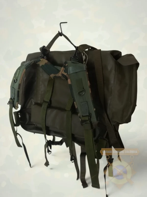 Morral impermeable suizo M.90