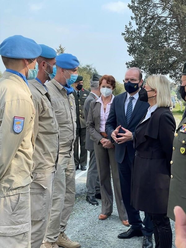 OBS_20240310_OBS0001 Chaqueta guerrera caqui Anzug.03 austriaca