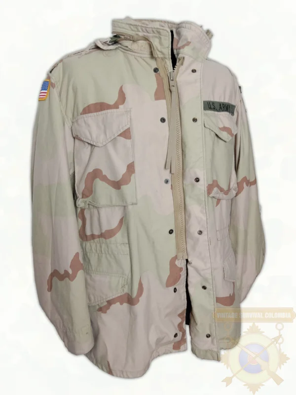 Chaqueta M-65 de camuflaje tricolor desértico de la Décima División de Infantería de Montaña.