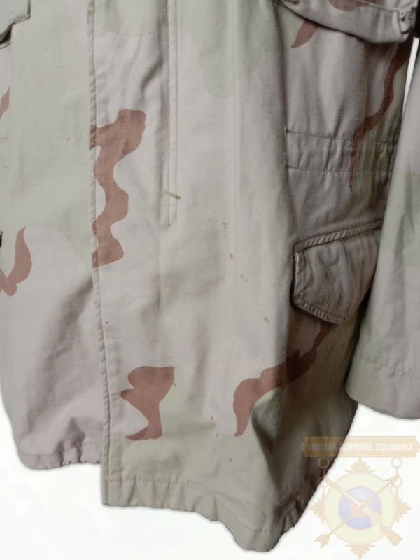 Chaqueta M-65 de camuflaje tricolor desértico de la Décima División de Infantería de Montaña.