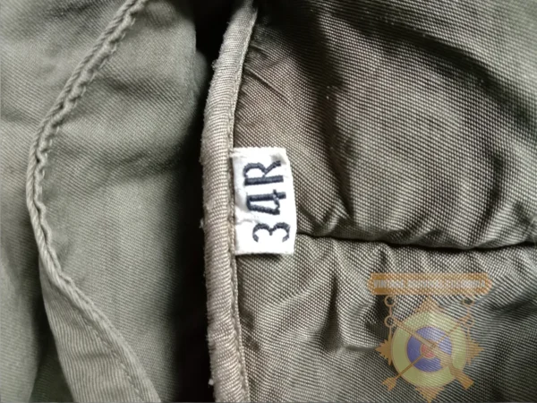 Gabán militar de 1944 para oficiales de Estados Unidos del período de la Segunda Guerra Mundial