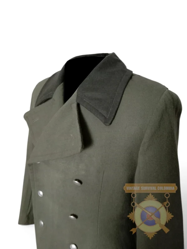 4 Abrigo de la Nazionale Volksarmee de la Alemania Oriental