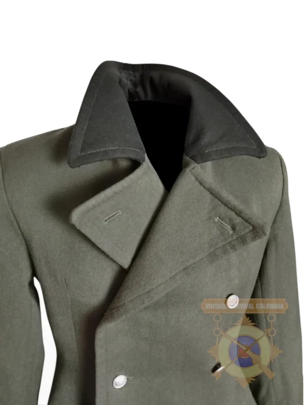 8 Abrigo de la Nazionale Volksarmee de la Alemania Oriental